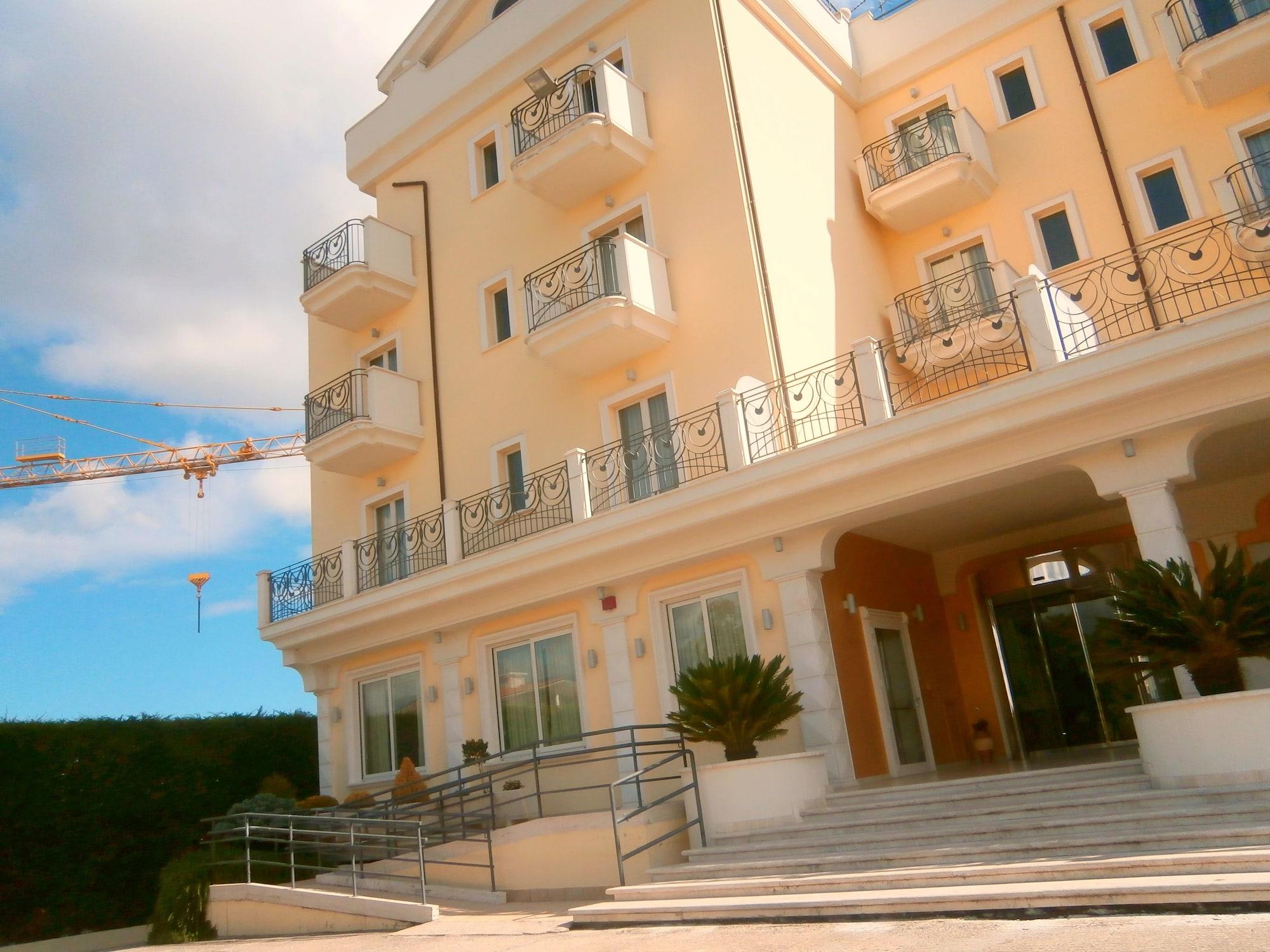 Hotel Concorde Sant'Egidio alla Vibrata Екстериор снимка