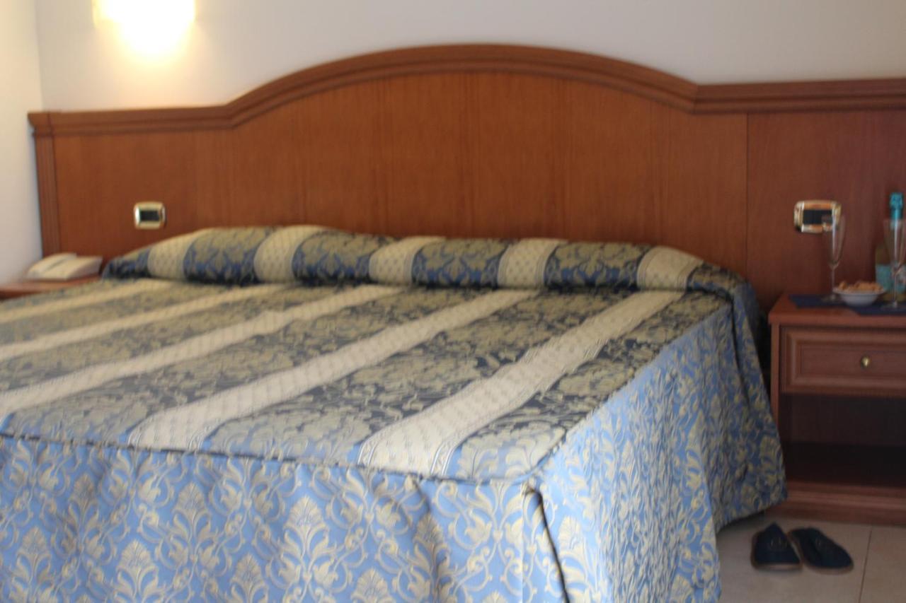 Hotel Concorde Sant'Egidio alla Vibrata Екстериор снимка