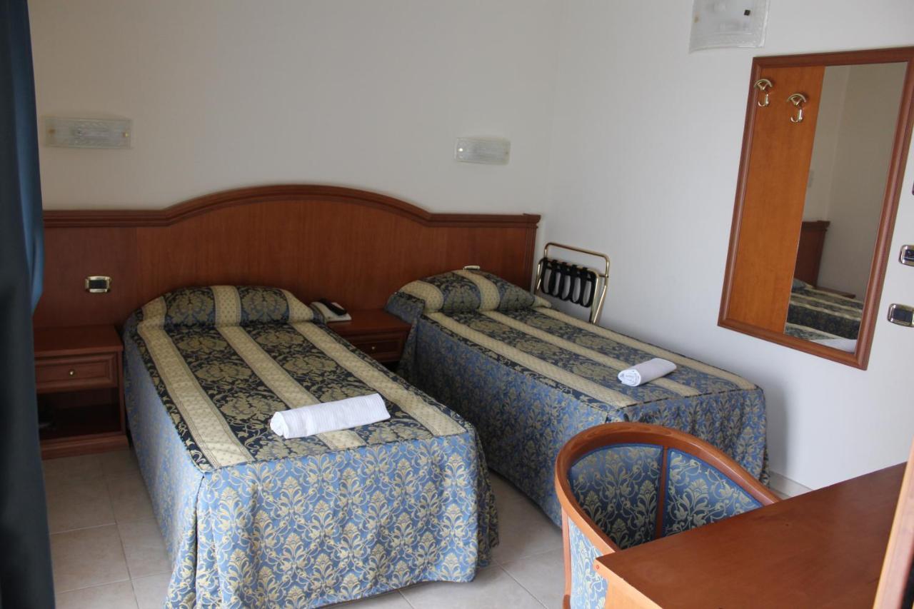 Hotel Concorde Sant'Egidio alla Vibrata Екстериор снимка