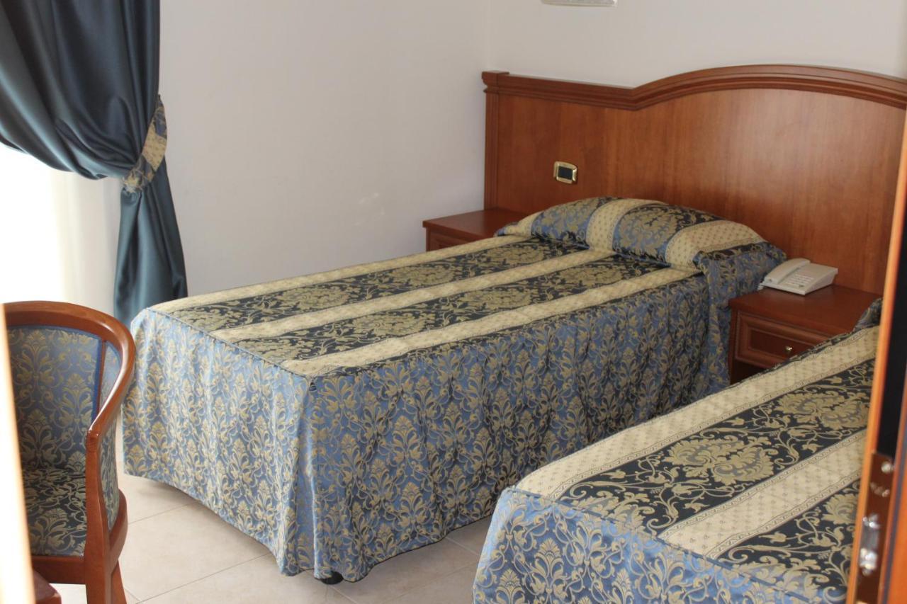 Hotel Concorde Sant'Egidio alla Vibrata Екстериор снимка