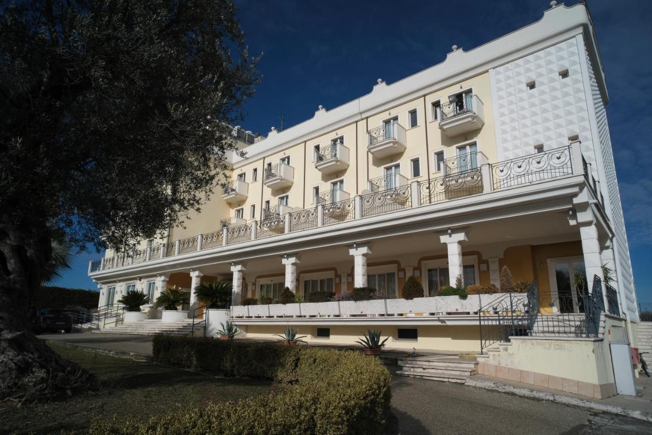 Hotel Concorde Sant'Egidio alla Vibrata Екстериор снимка