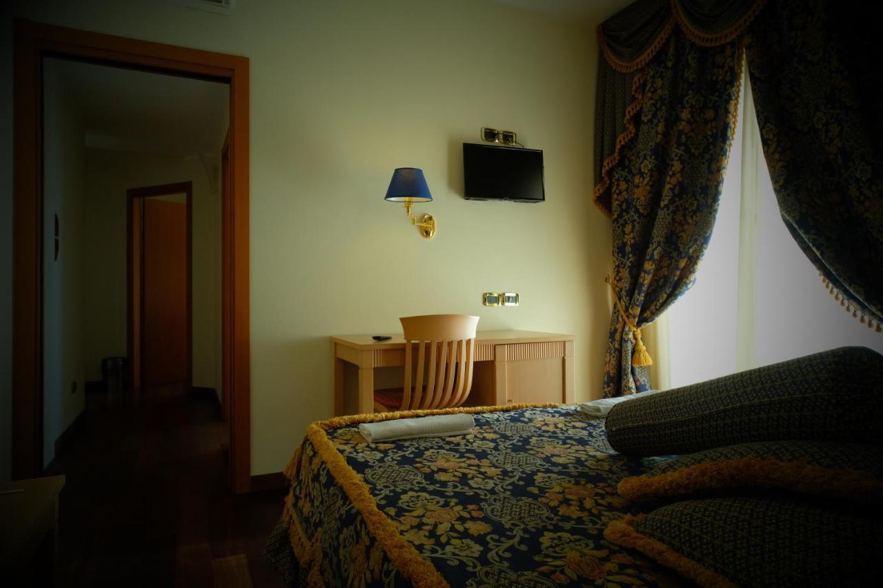 Hotel Concorde Sant'Egidio alla Vibrata Екстериор снимка