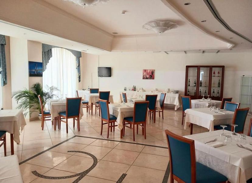 Hotel Concorde Sant'Egidio alla Vibrata Екстериор снимка