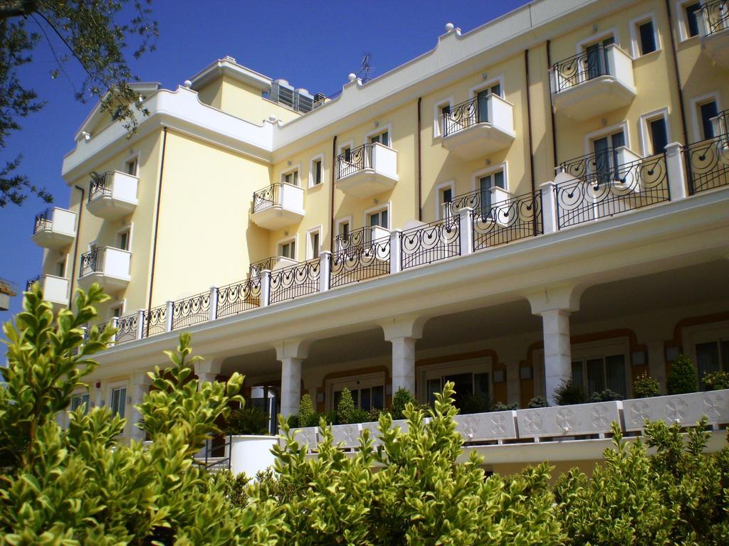 Hotel Concorde Sant'Egidio alla Vibrata Екстериор снимка