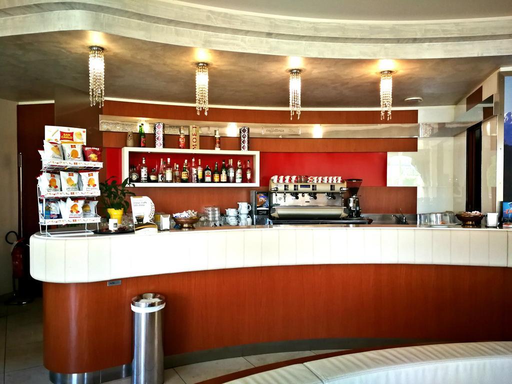 Hotel Concorde Sant'Egidio alla Vibrata Екстериор снимка