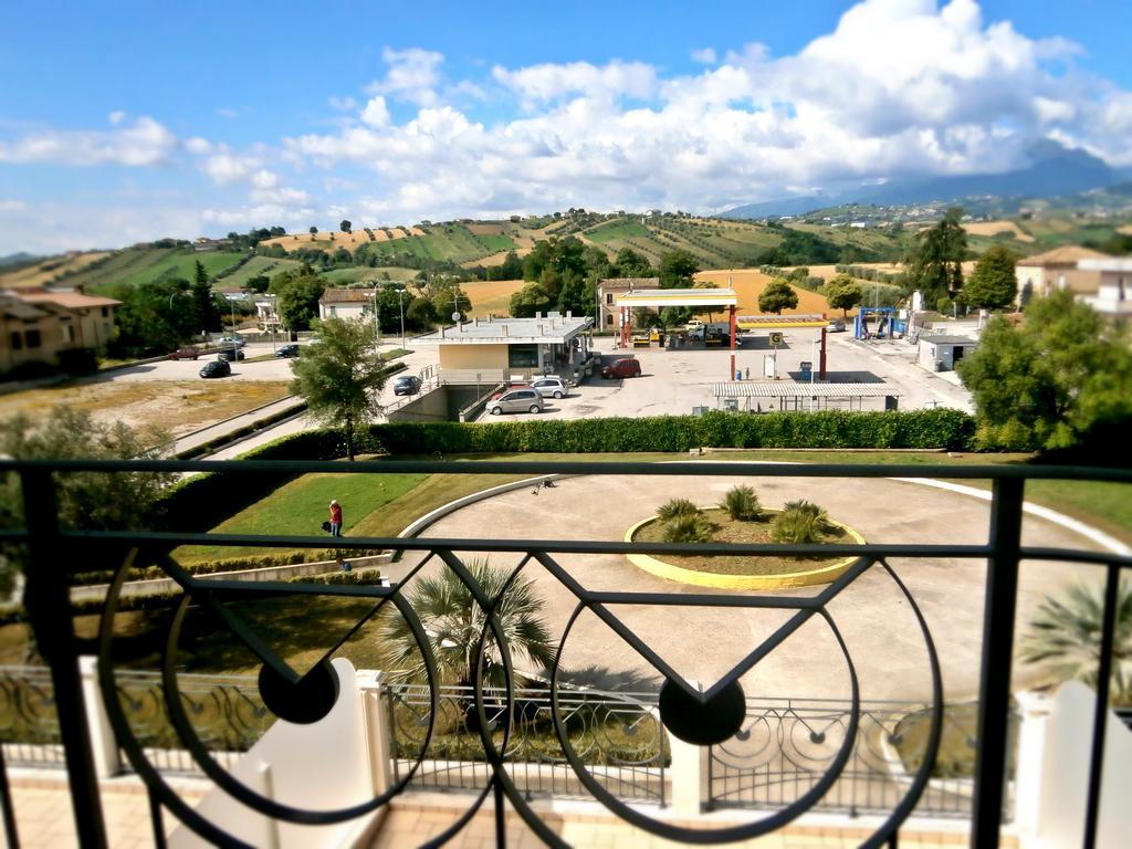 Hotel Concorde Sant'Egidio alla Vibrata Екстериор снимка