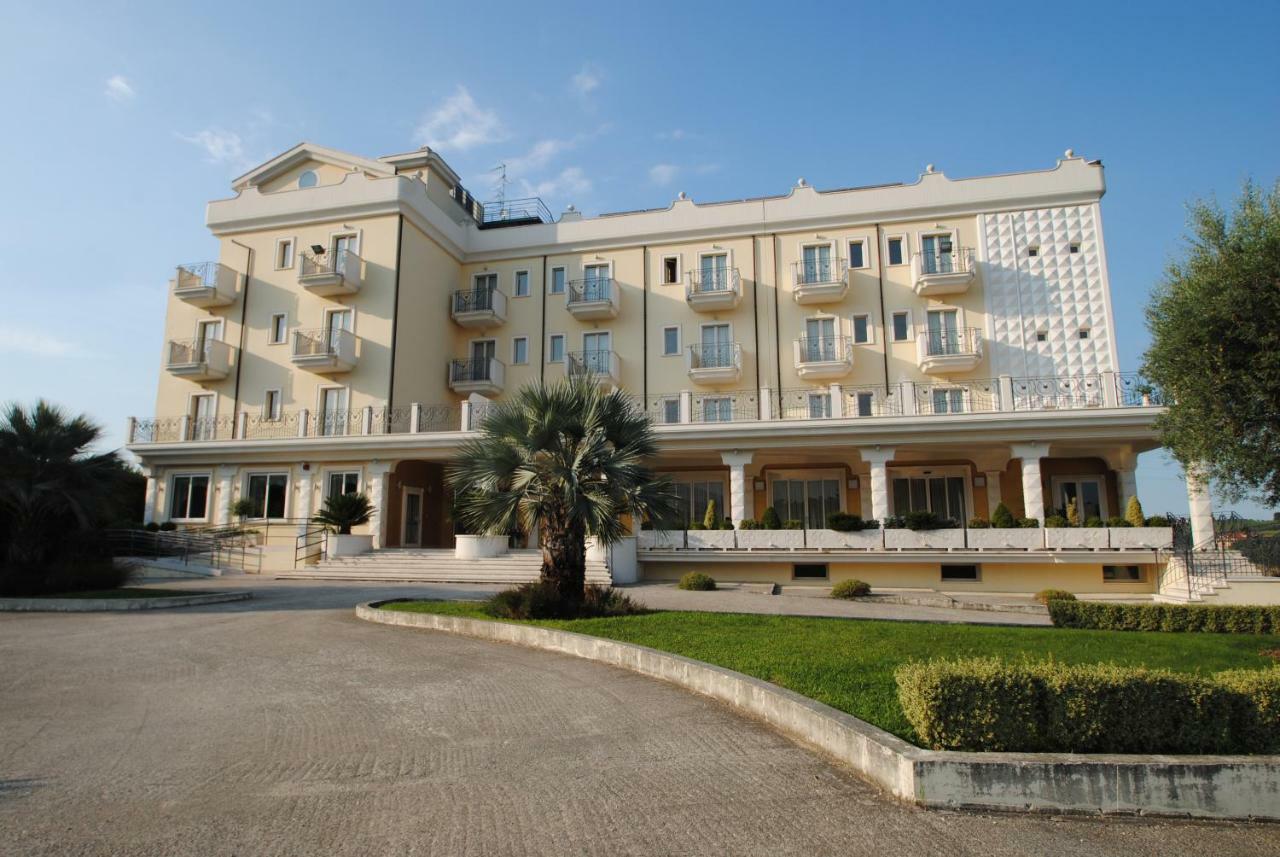 Hotel Concorde Sant'Egidio alla Vibrata Екстериор снимка