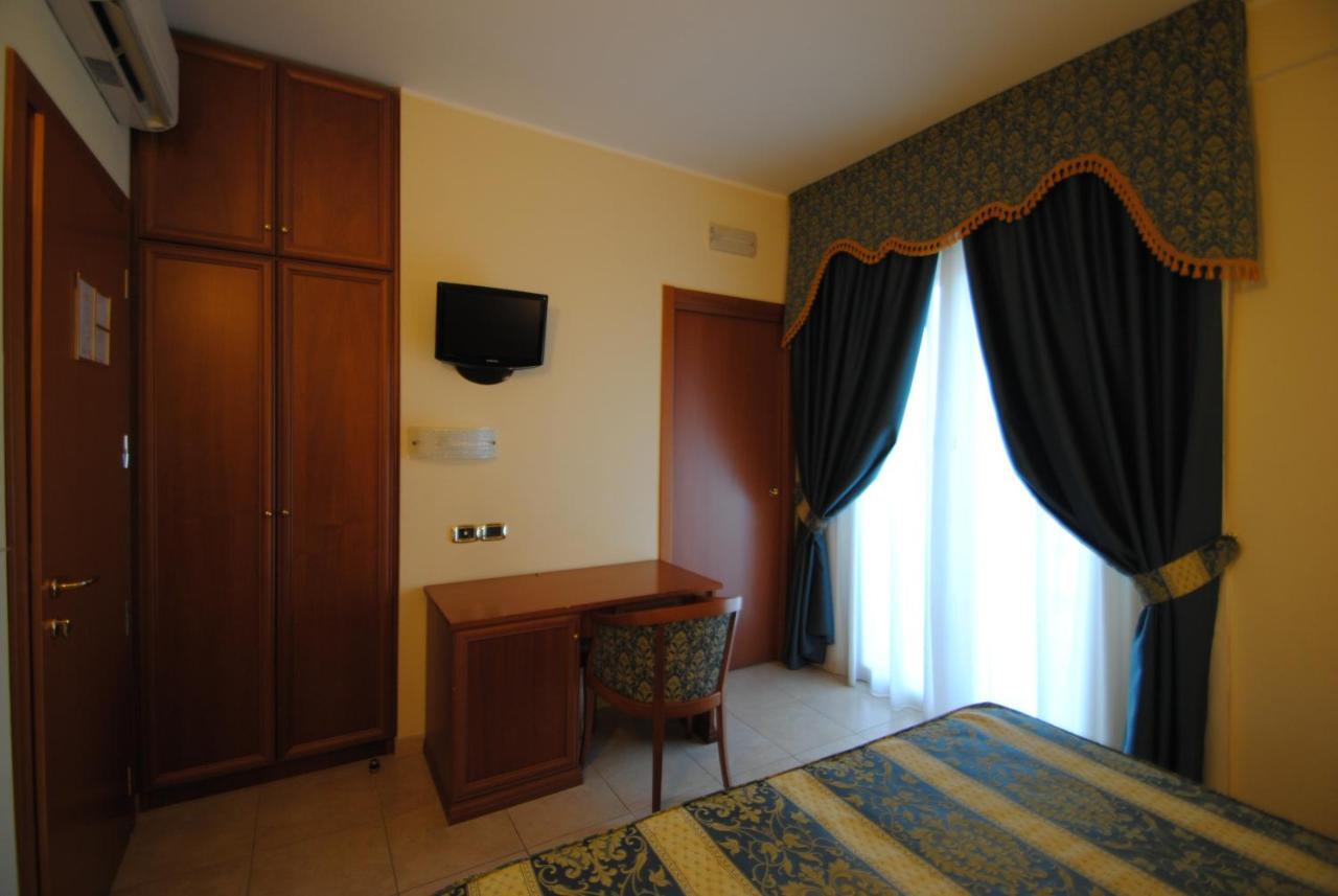 Hotel Concorde Sant'Egidio alla Vibrata Екстериор снимка