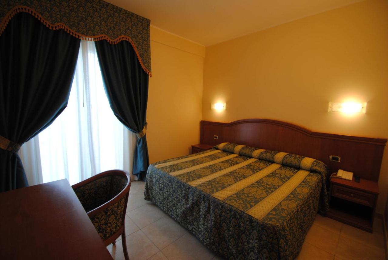 Hotel Concorde Sant'Egidio alla Vibrata Екстериор снимка